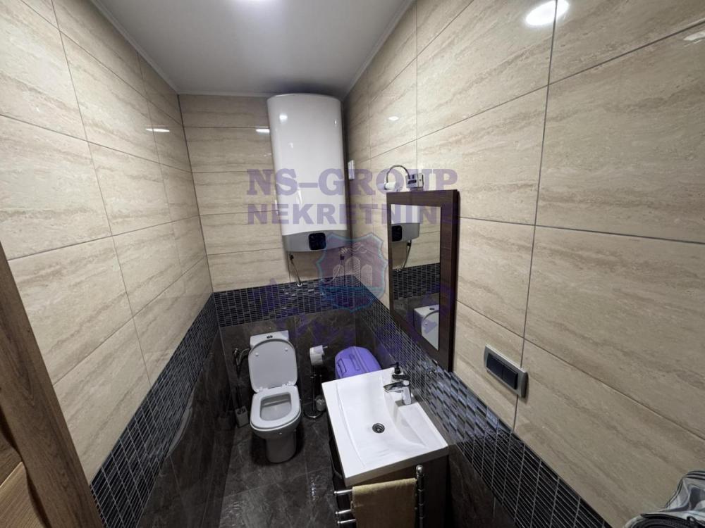 Slika 4 - Troiposoban, 74m2, Bulevar oslobođenja Novi Sad, sa terasom, ima lift