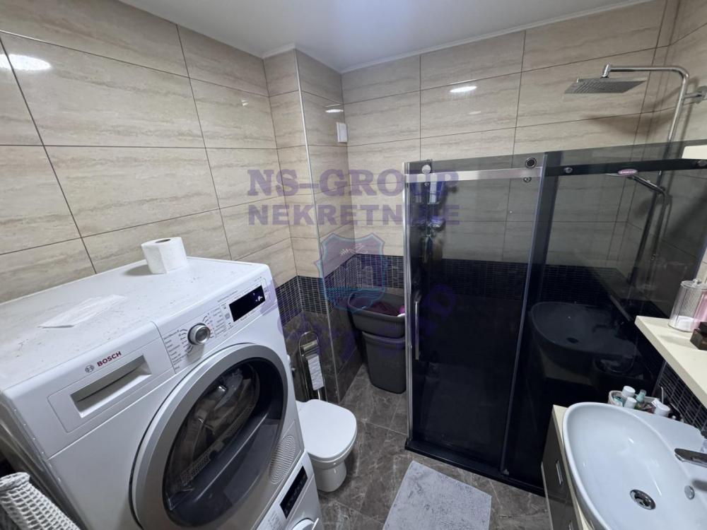 Slika 6 - Troiposoban, 74m2, Bulevar oslobođenja Novi Sad, sa terasom, ima lift