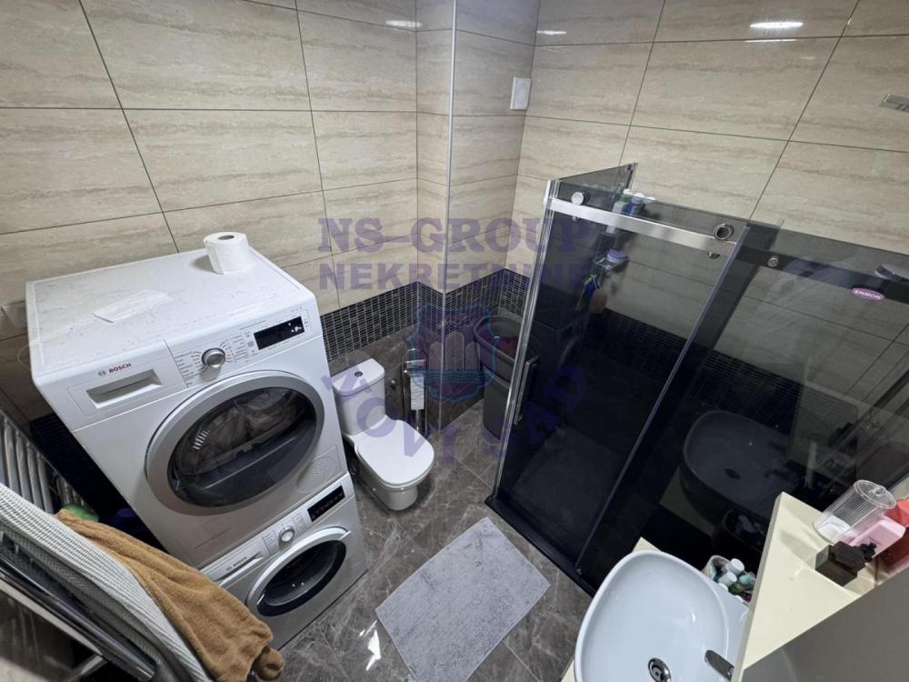Slika 7 - Troiposoban, 74m2, Bulevar oslobođenja Novi Sad, sa terasom, ima lift