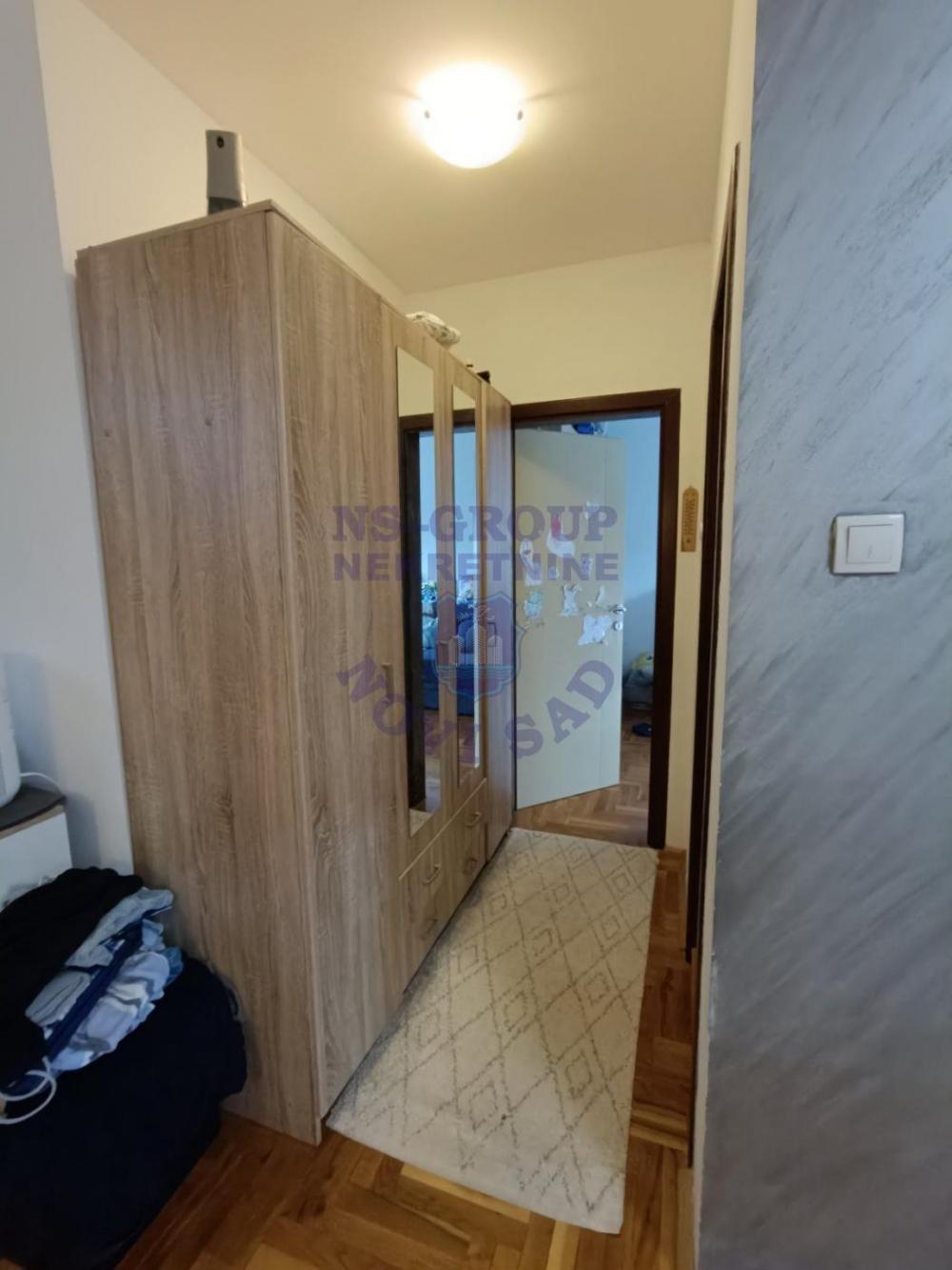 Slika 4 - Dvosoban, 58m2, Bulevar patrijarha Pavla (Somborski bulevar) Novi Sad, sa terasom, sa parkingom