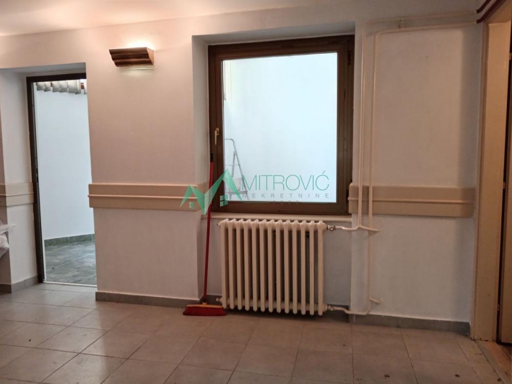 Slika 3 - Četvorosoban stan u Maksima Gorkog– 84m²- izuzetna ponuda (šifra oglasa:1004592) 