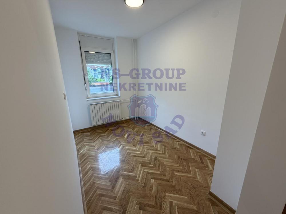 Slika 3 - Kompletno renoviran na N.Naselju - Savina