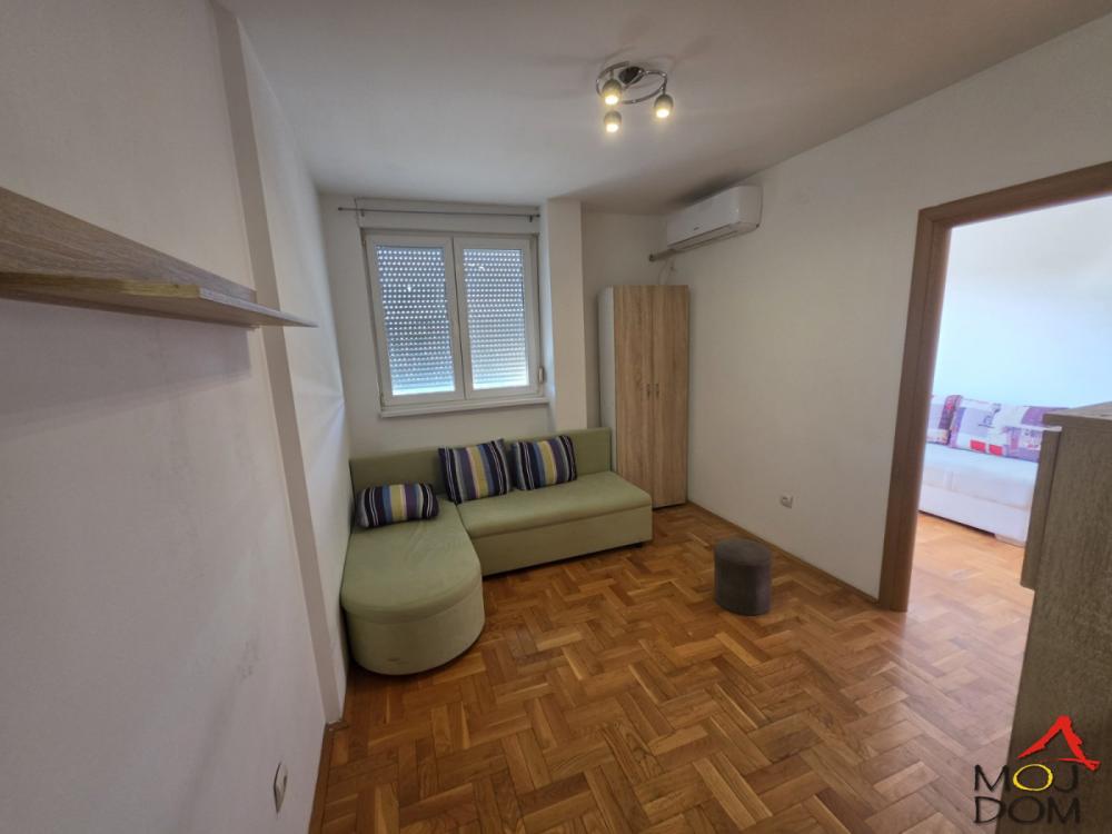 Slika 3 - Stan,NOVI SAD,SOMBORSKI BULEVAR,kv: 32, € 111755, ID: 1032680