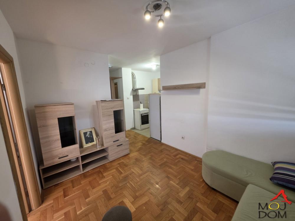 Slika 2 - Stan,NOVI SAD,SOMBORSKI BULEVAR,kv: 32, € 111755, ID: 1032680