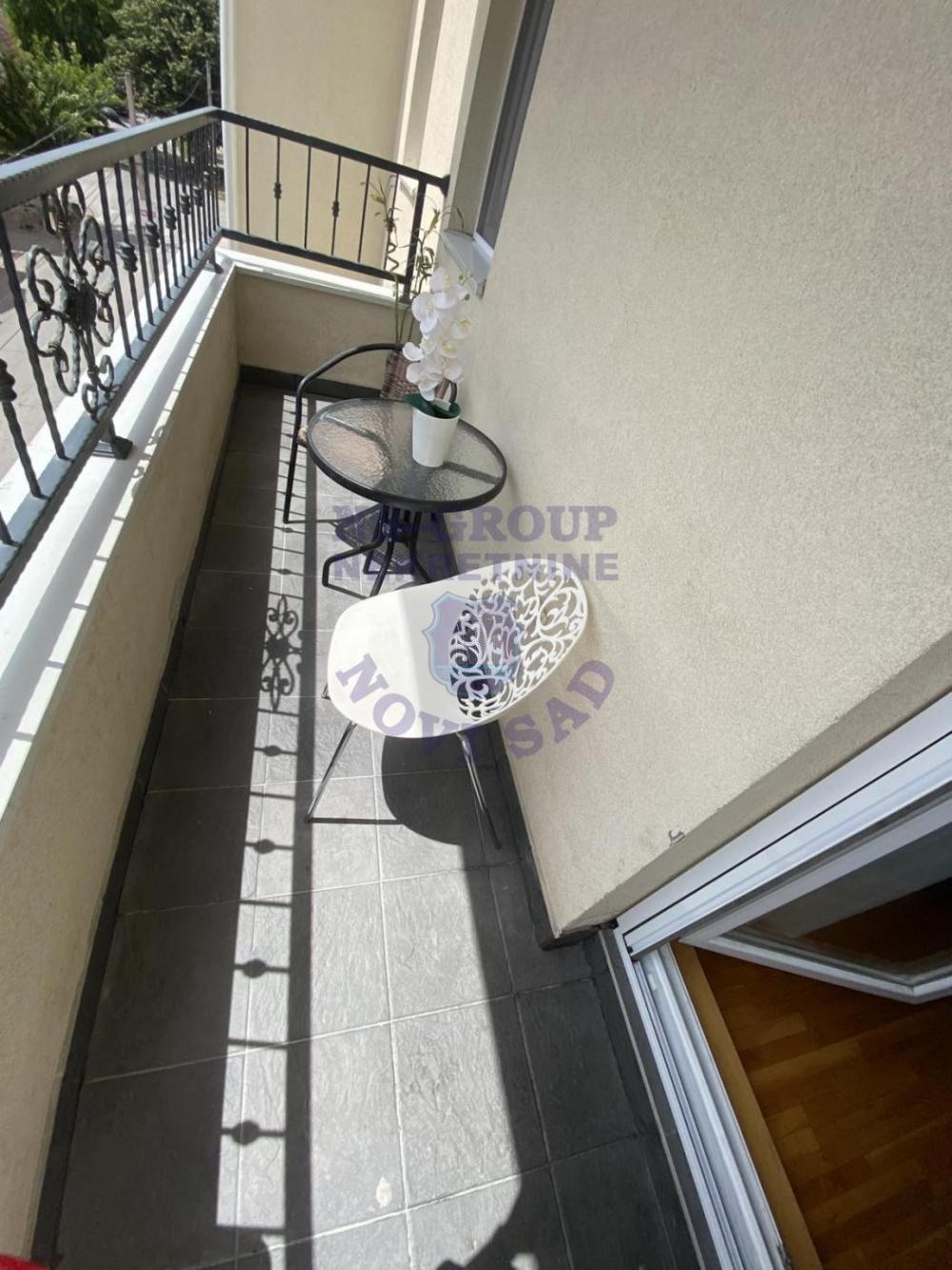 Slika 11 - Dvoiposoban, 57m2, Socijalno Novi Sad, sa terasom, ima lift