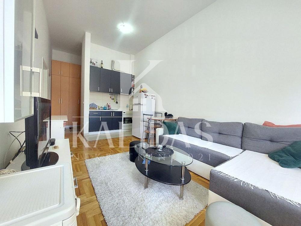 Slika 4 - Stan,NOVI SAD,GRBAVICA,kv: 37, € 138000, ID: 1008953