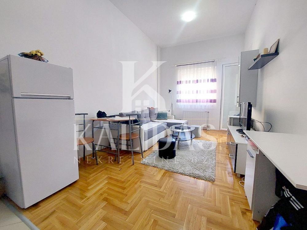 Slika 1 - Stan,NOVI SAD,GRBAVICA,kv: 37, € 138000, ID: 1008953