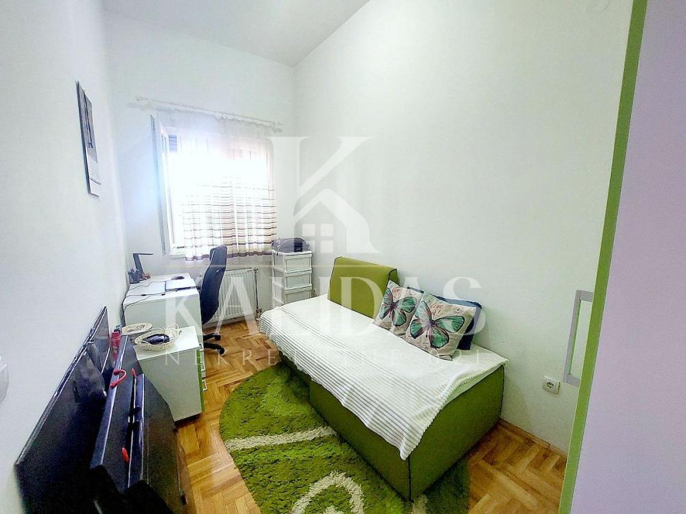 Slika 6 - Stan,NOVI SAD,GRBAVICA,kv: 37, € 138000, ID: 1008953