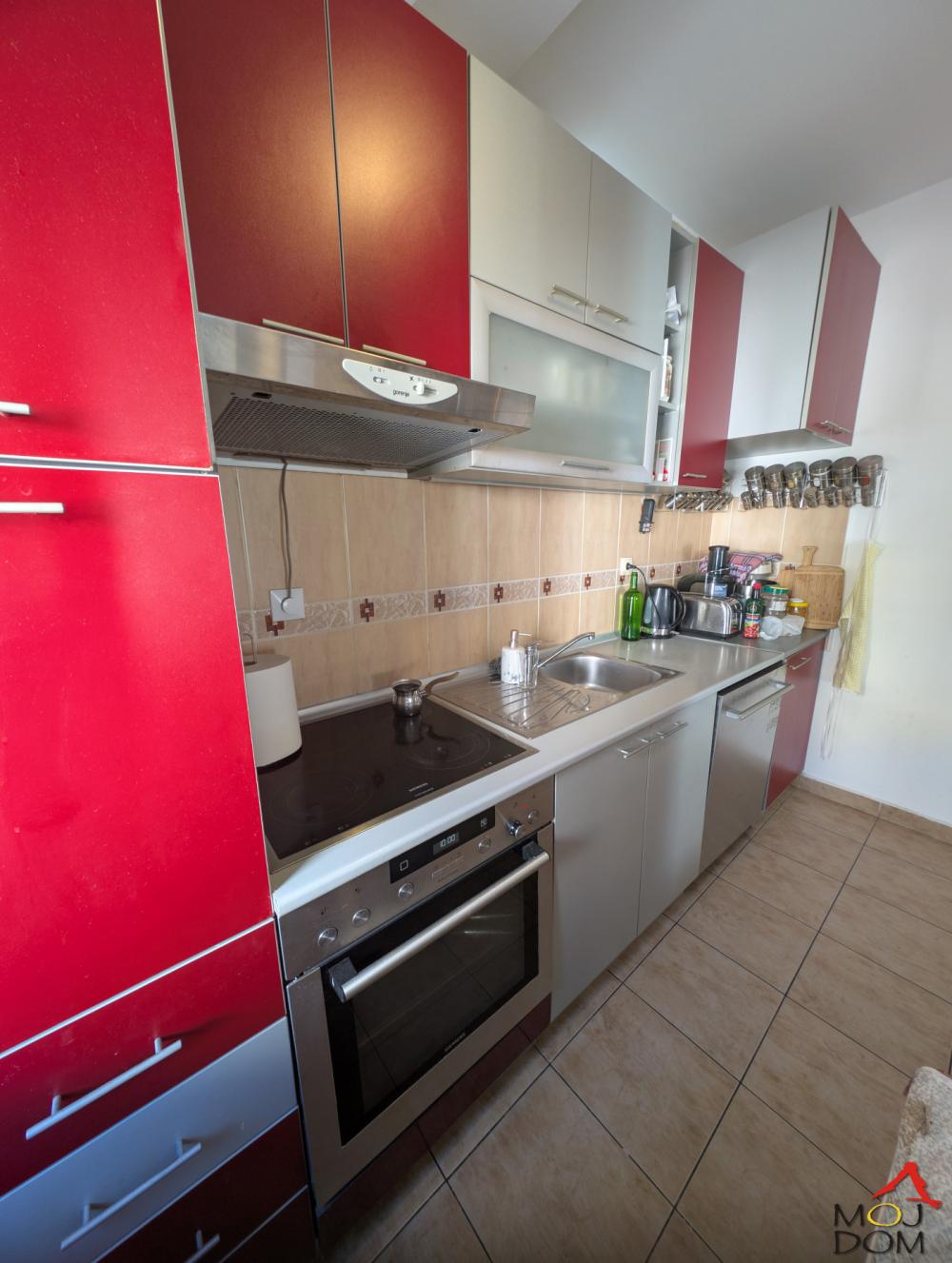 Slika 5 - Stan,NOVI SAD,CENTAR,kv: 36, € 129780, ID: 1032670
