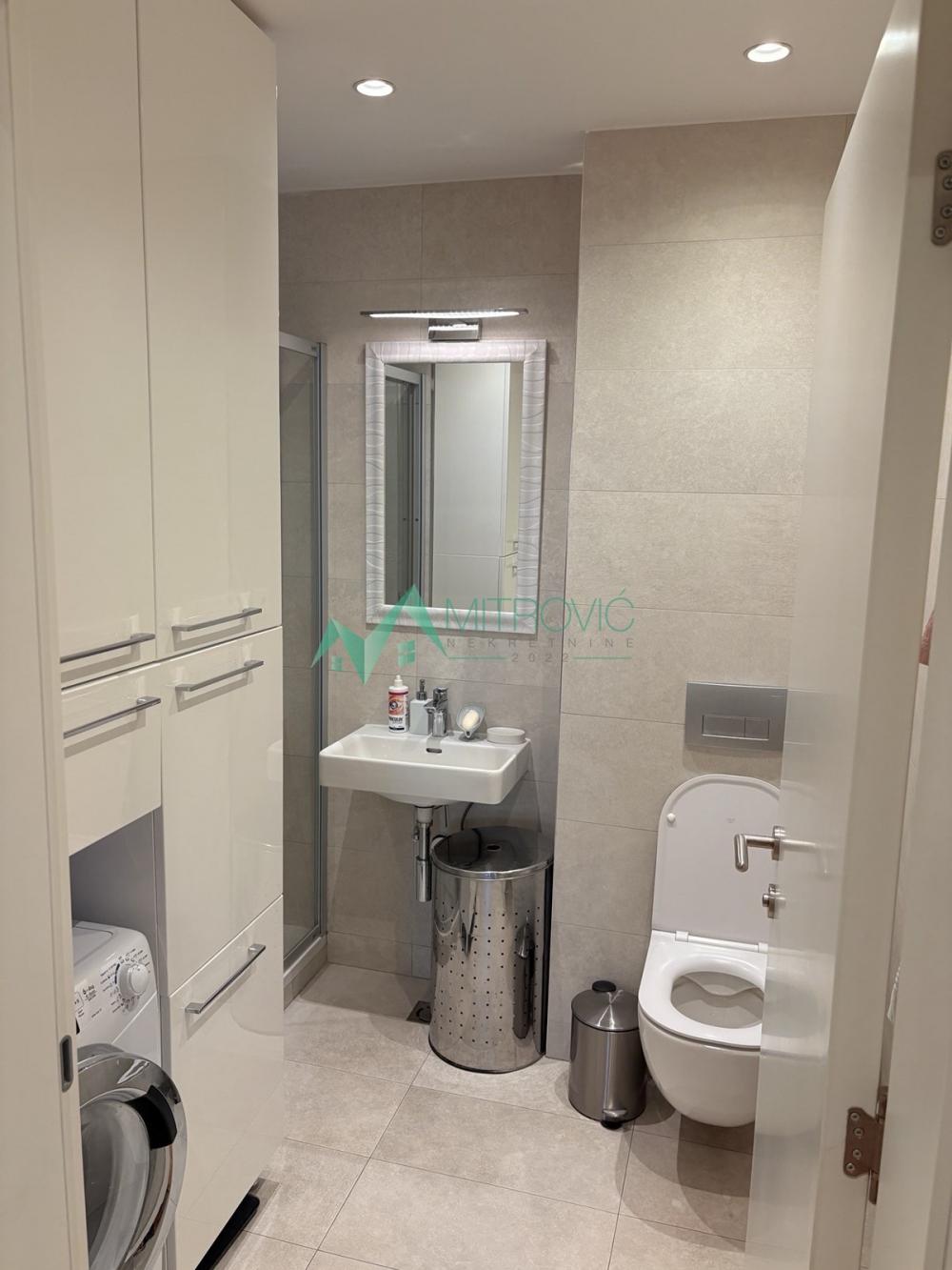 Slika 8 - Porodični stan u samom centru Novog Sada (Šifra: 1004619) 
