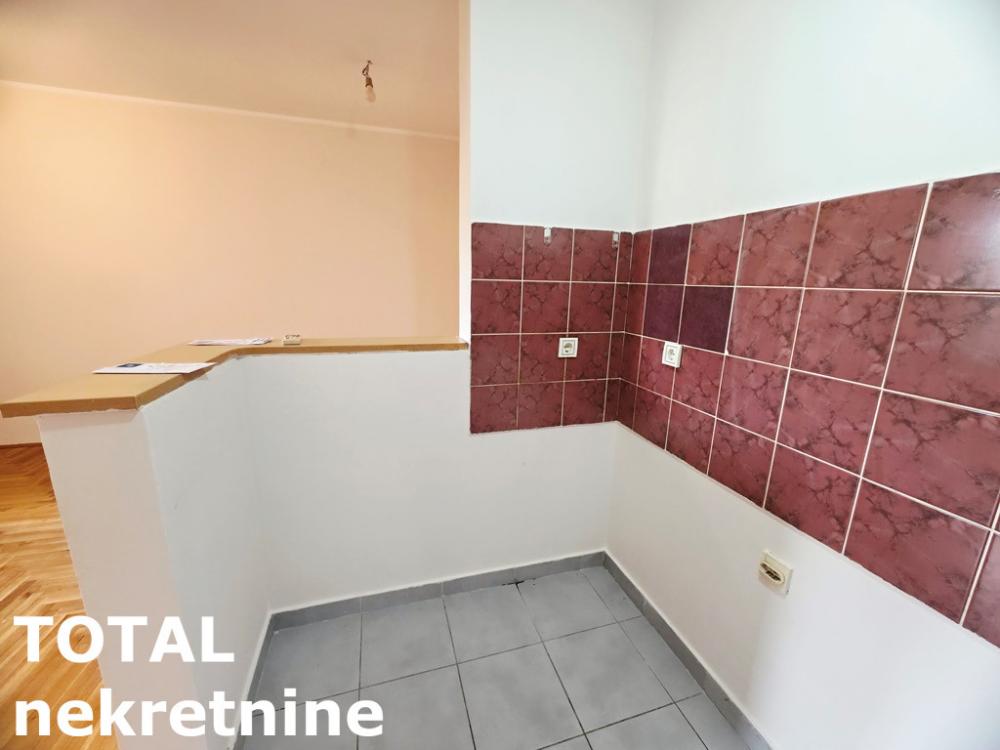 Slika 5 - Stan,NOVI SAD,NOVA DETELINARA,kv: 41.00, € 123000, ID: 1103010