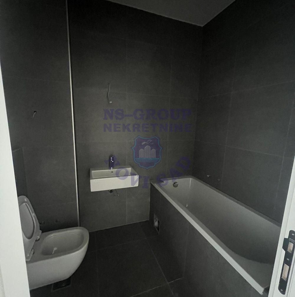 Slika 7 - Trosoban, 65m2, Telep Novi Sad, sa terasom, ima lift