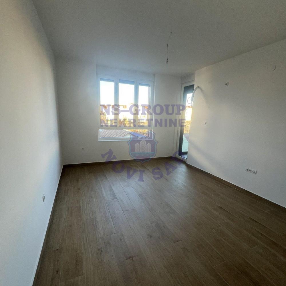 Slika 4 - Trosoban, 65m2, Telep Novi Sad, sa terasom, ima lift