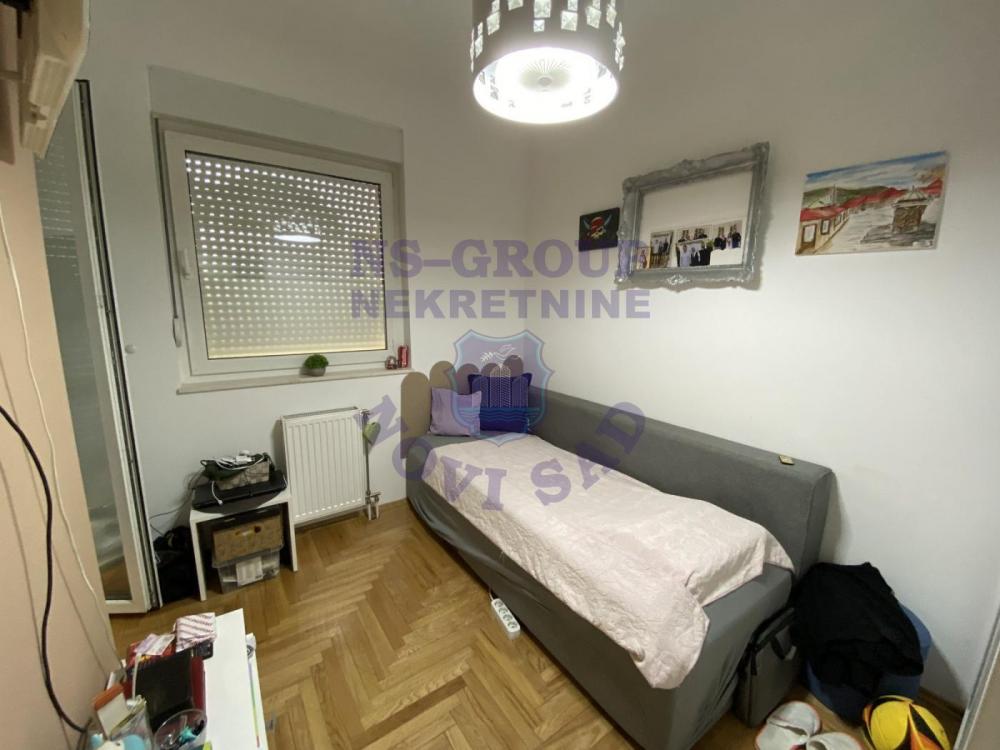 Slika 9 - Dvoiposoban, 44m2, Telep Novi Sad
