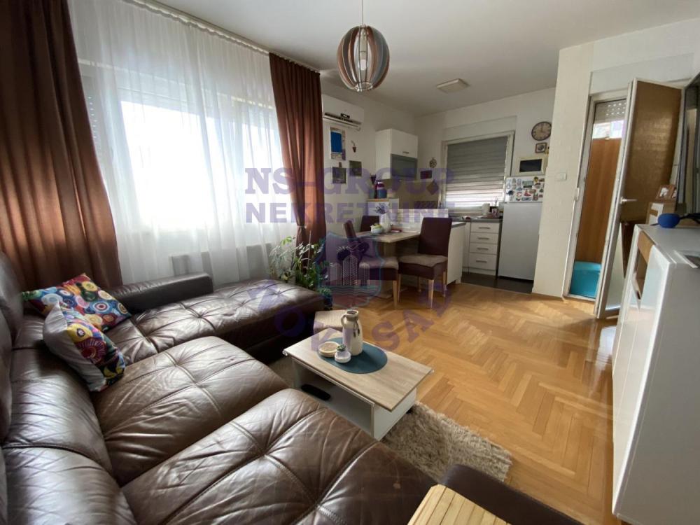 Slika 1 - Dvoiposoban, 44m2, Telep Novi Sad