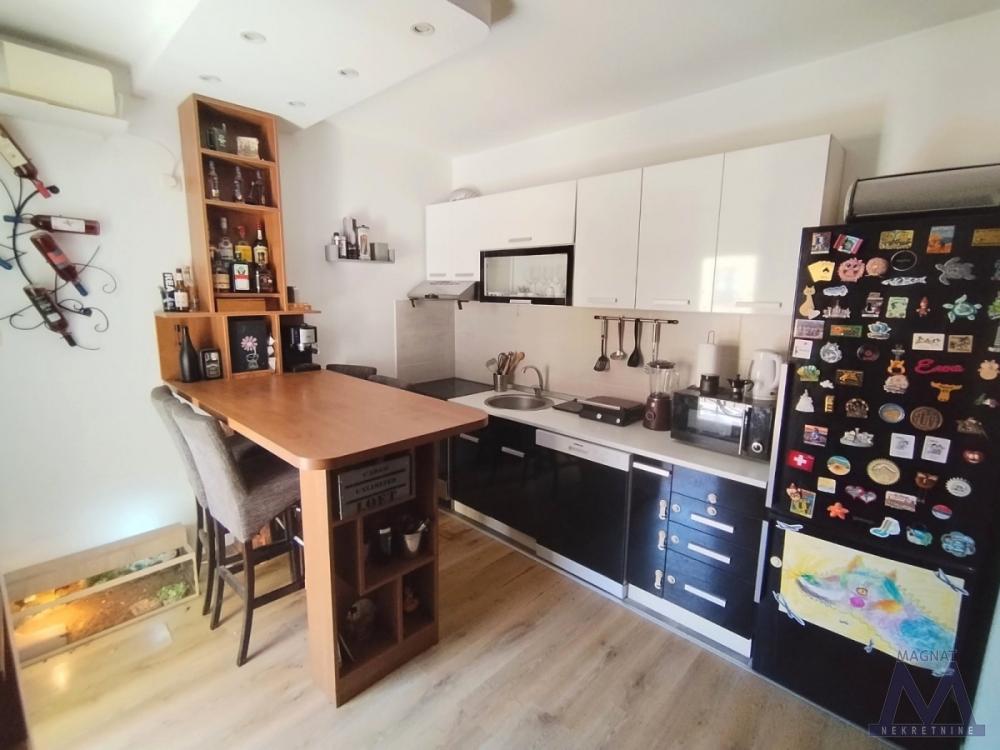 Glavna slika -Stan,NOVI SAD,BULEVAR,kv: 33, € 123600, ID: 1019437