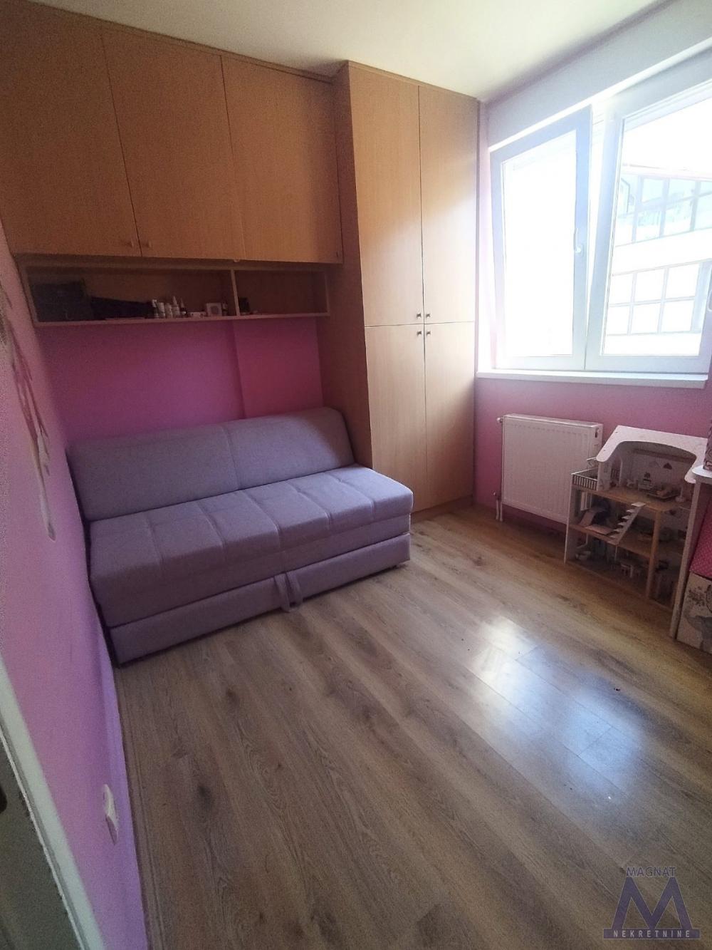 Slika 3 - Stan,NOVI SAD,BULEVAR,kv: 33, € 123600, ID: 1019437