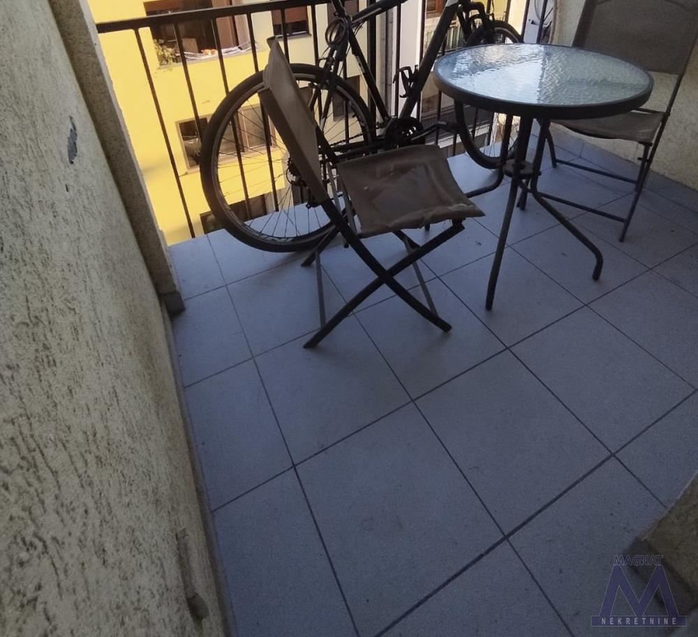 Slika 5 - Stan,NOVI SAD,BULEVAR,kv: 33, € 123600, ID: 1019437