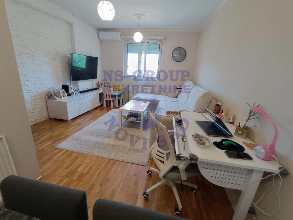 Slika 9 - Dvosoban, 38m2, Sajmište Novi Sad, sa terasom, ima lift