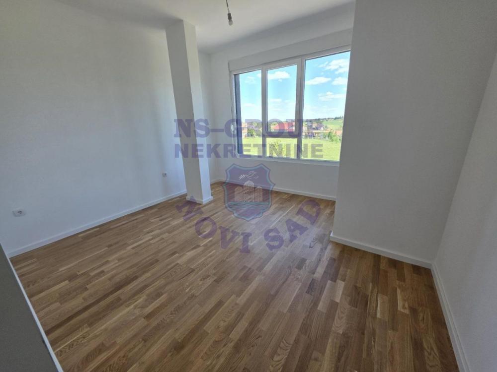 Slika 4 - Petosoban, 224m2, Petrovaradin Novi Sad
