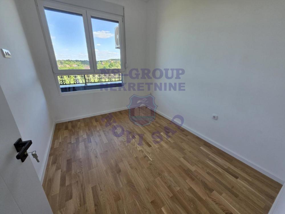 Slika 3 - Petosoban, 224m2, Petrovaradin Novi Sad