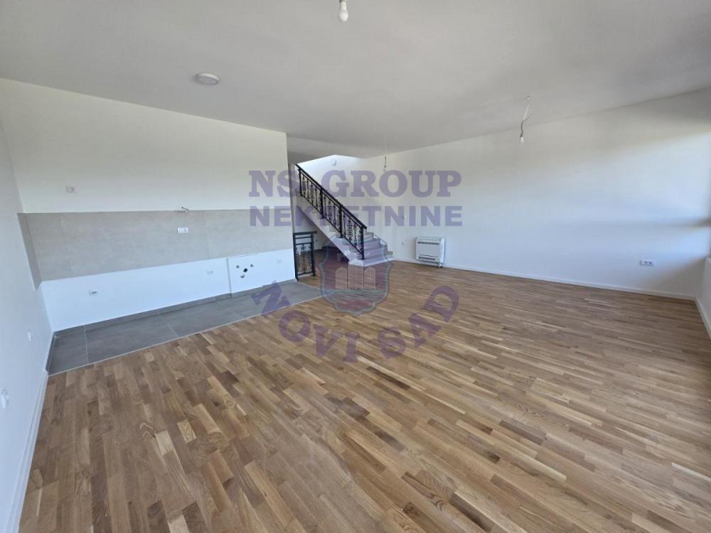 Slika 2 - Petosoban, 224m2, Petrovaradin Novi Sad