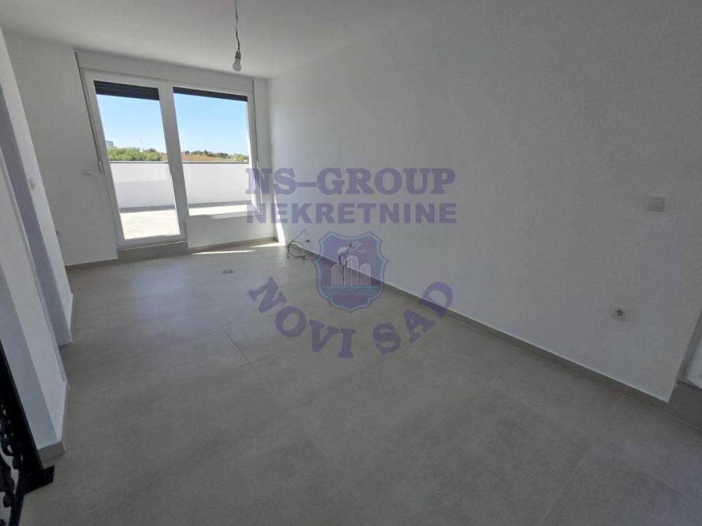 Slika 10 - Petosoban, 224m2, Petrovaradin Novi Sad