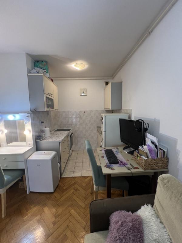 Slika 4 - Stan,NOVI SAD,BULEVAR,kv: 34.00, € 90000, ID: 1059699