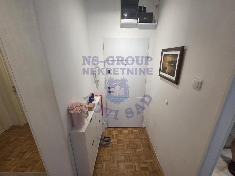 Slika 5 - Namesten USeljiv Dvosoban stan Nova Detelinara 577047