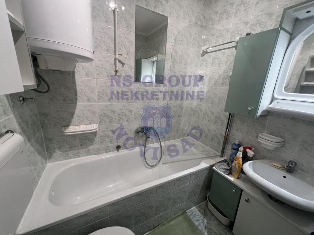 Slika 6 - Namesten Useljiv Trosoban stan Grbavica 577041