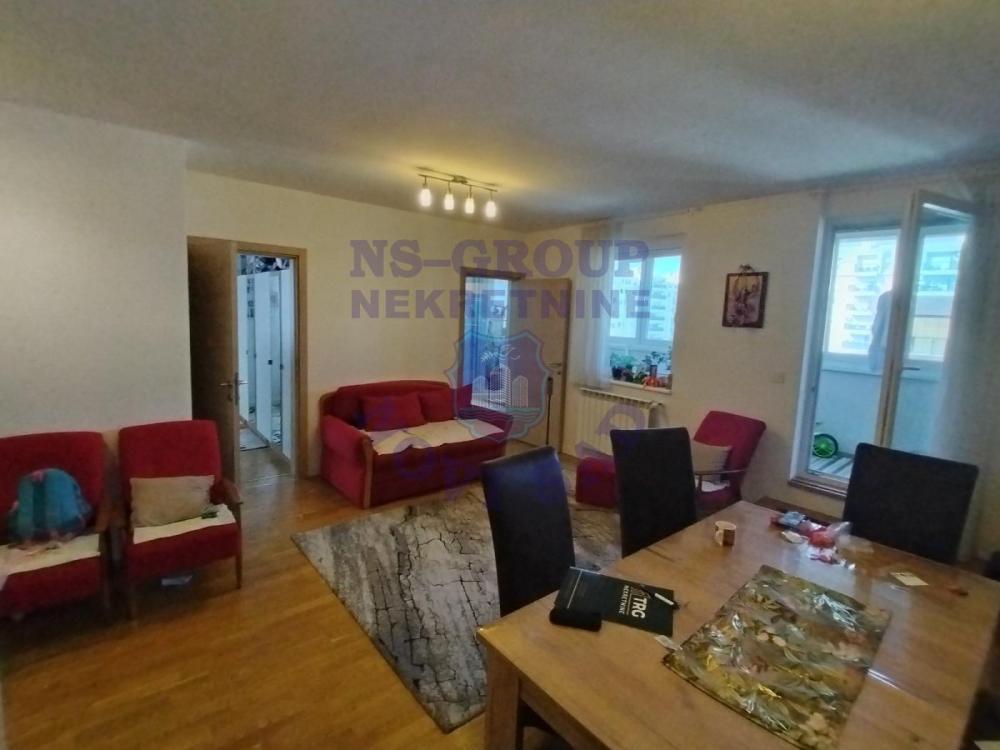 Slika 1 - Namesten Useljiv Trosoban stan 577038