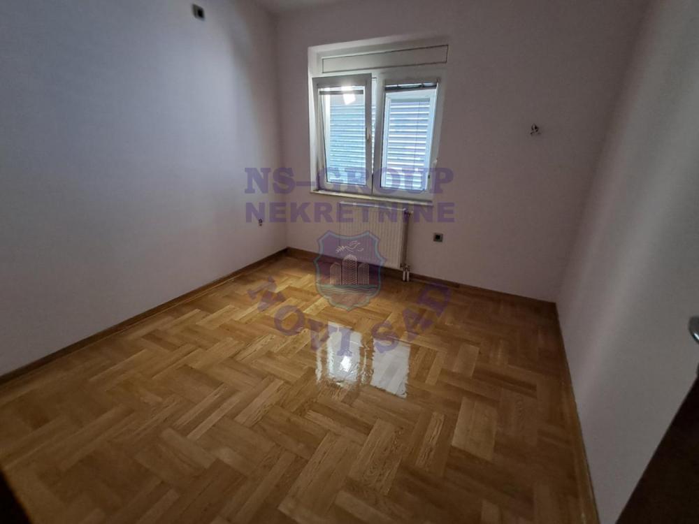Slika 3 - Polunamesten Useljiv Cetvorosoban stan Zeleznicka Stanica 577035