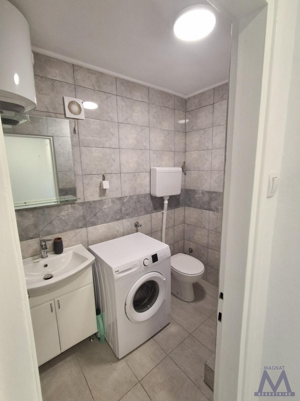 Slika 3 - Stan,NOVI SAD,SATELIT,kv: 14, € 56600, ID: 1019439