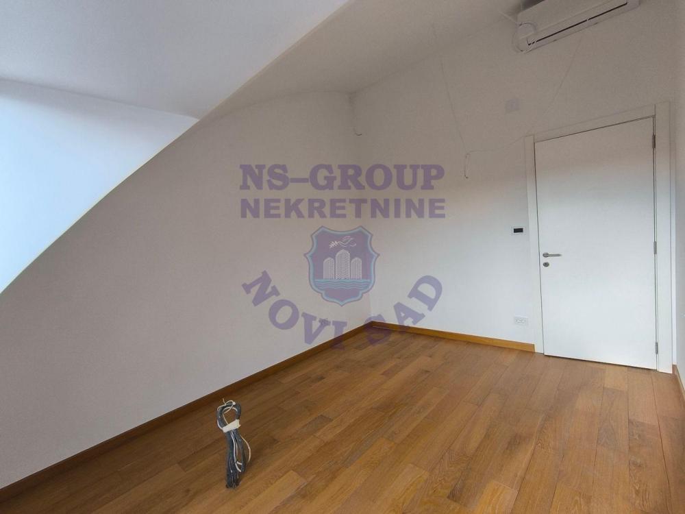 Slika 4 - Petosoban, 161m2, Salajka (Partizanska ulica) Novi Sad, sa terasom, ima lift