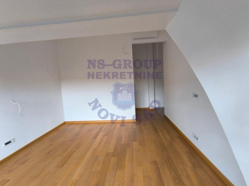 Slika 9 - Petosoban, 161m2, Salajka (Partizanska ulica) Novi Sad, sa terasom, ima lift
