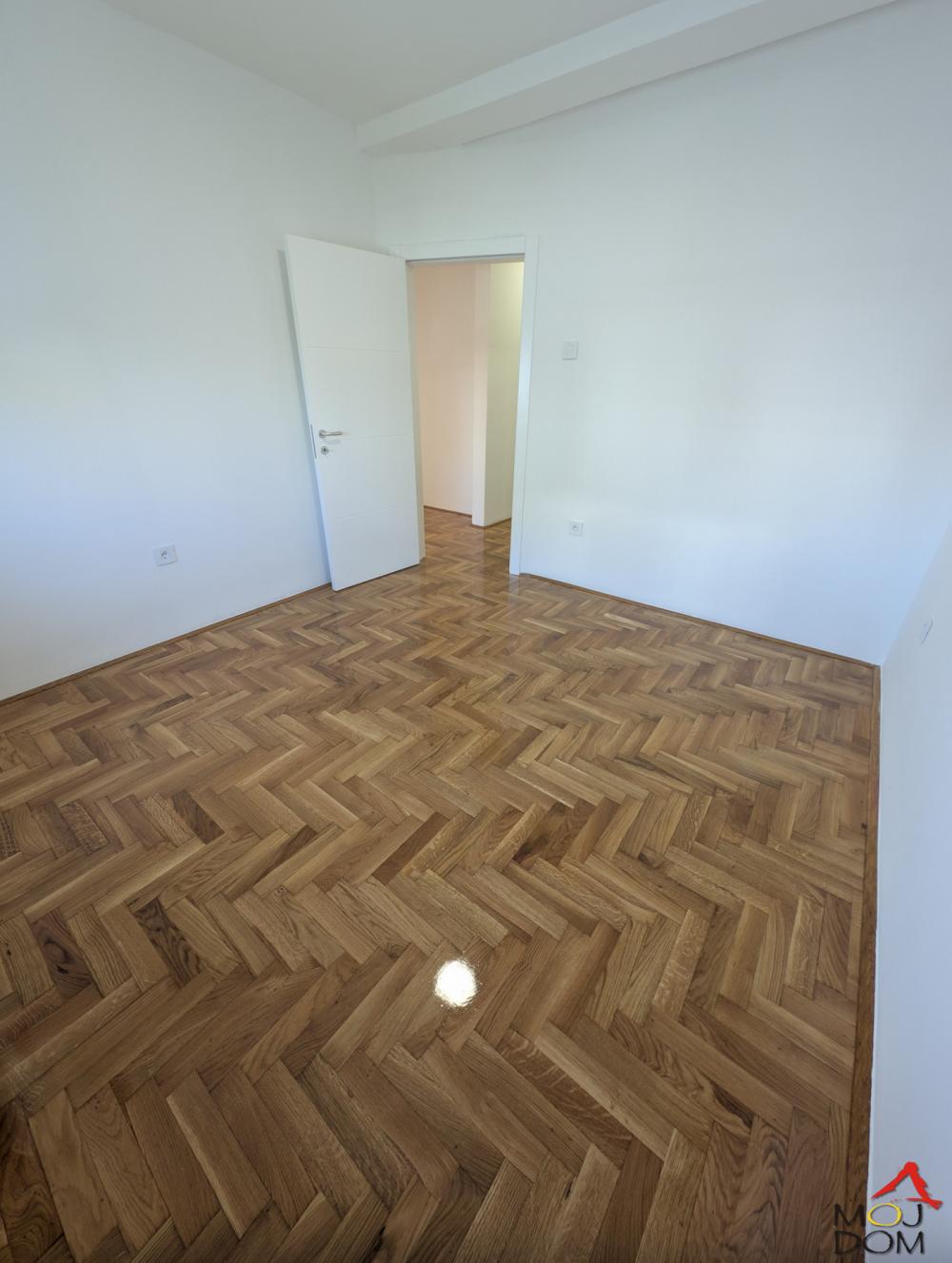 Slika 8 - Stan,NOVI SAD,TELEP,kv: 66, € 183500, ID: 1032715