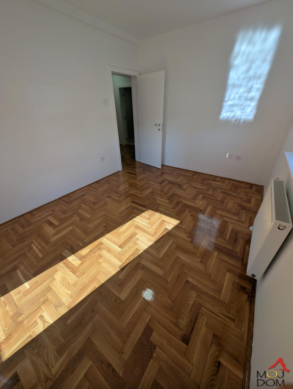 Slika 6 - Stan,NOVI SAD,TELEP,kv: 66, € 183500, ID: 1032715