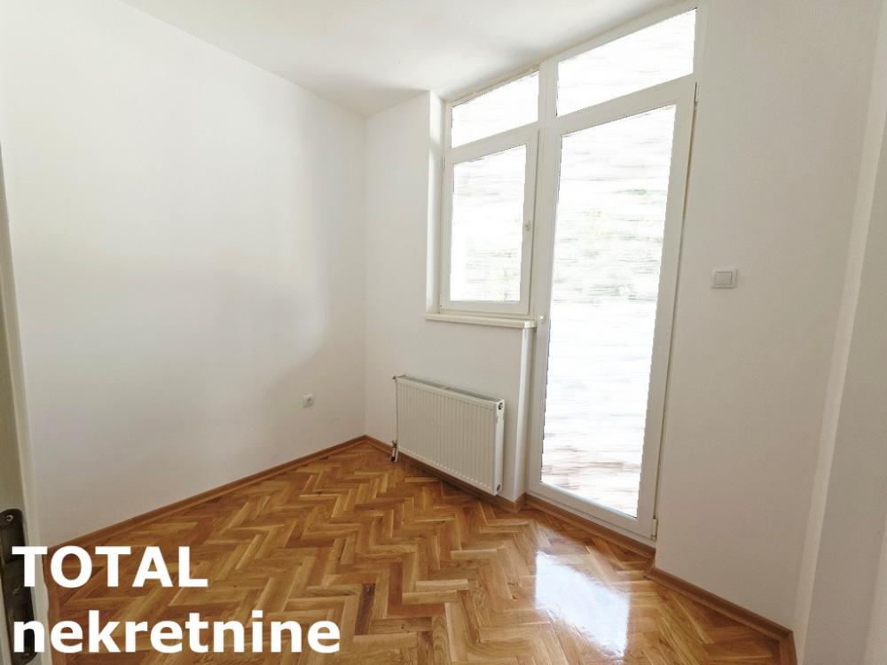 Slika 5 - Stan,NOVI SAD,GRBAVICA,kv: 29.00, € 106800, ID: 1103063