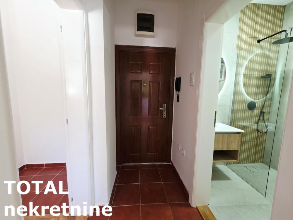 Slika 9 - Stan,NOVI SAD,GRBAVICA,kv: 29.00, € 106800, ID: 1103063