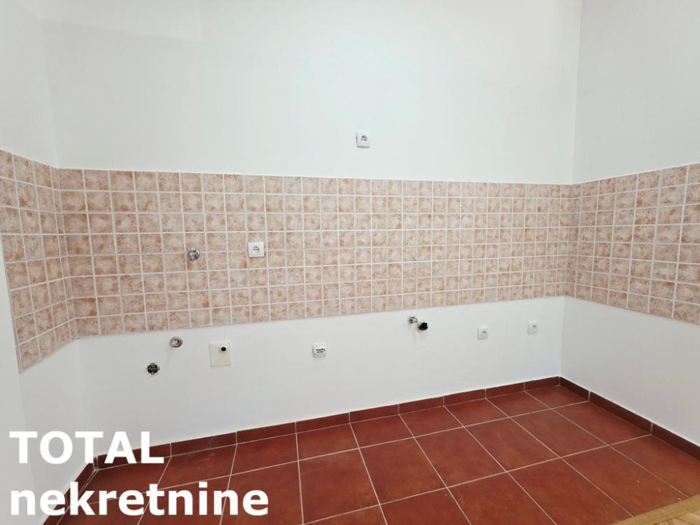 Slika 4 - Stan,NOVI SAD,GRBAVICA,kv: 29.00, € 106800, ID: 1103063