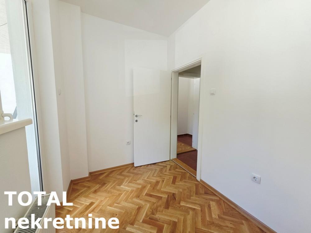 Slika 6 - Stan,NOVI SAD,GRBAVICA,kv: 29.00, € 106800, ID: 1103063