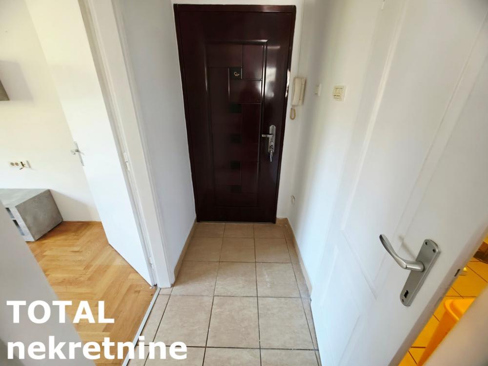 Slika 7 - Stan,NOVI SAD,ADAMOVIĆEVO NASELJE,kv: 31.00, € 90000, ID: 1102598