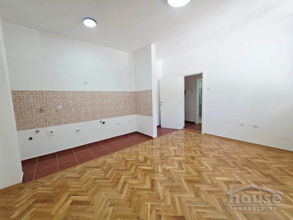 Slika 2 - Stan,NOVI SAD,GRBAVICA,kv: 29.00, € 106800, ID: 1066217