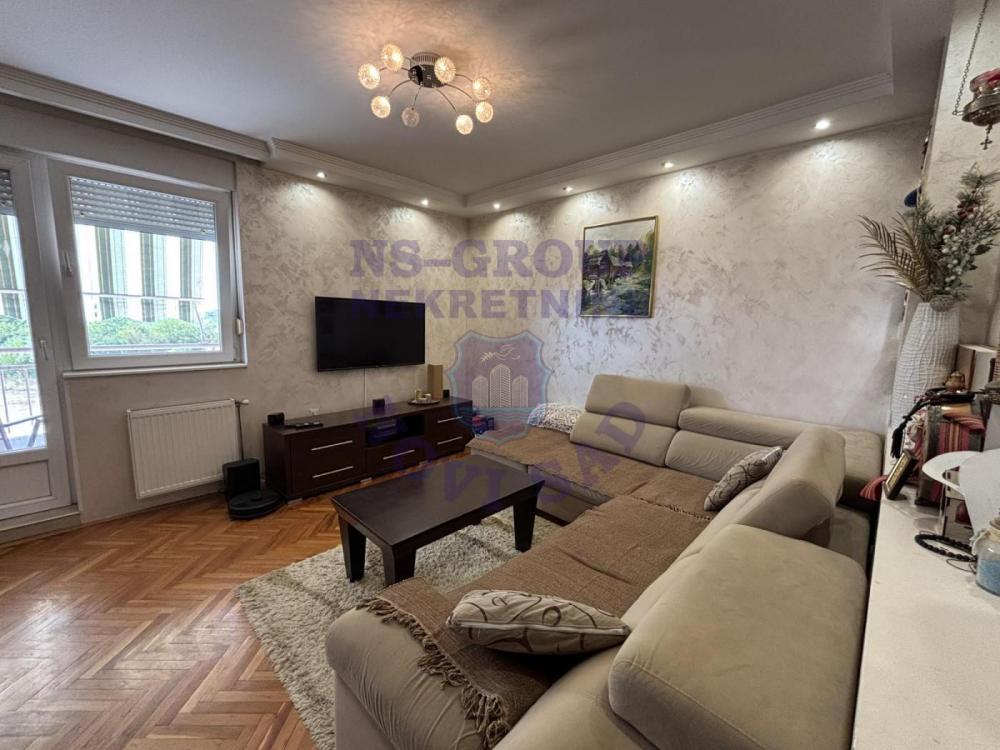 Glavna slika -Odlican trosoban na Novom Naselju!