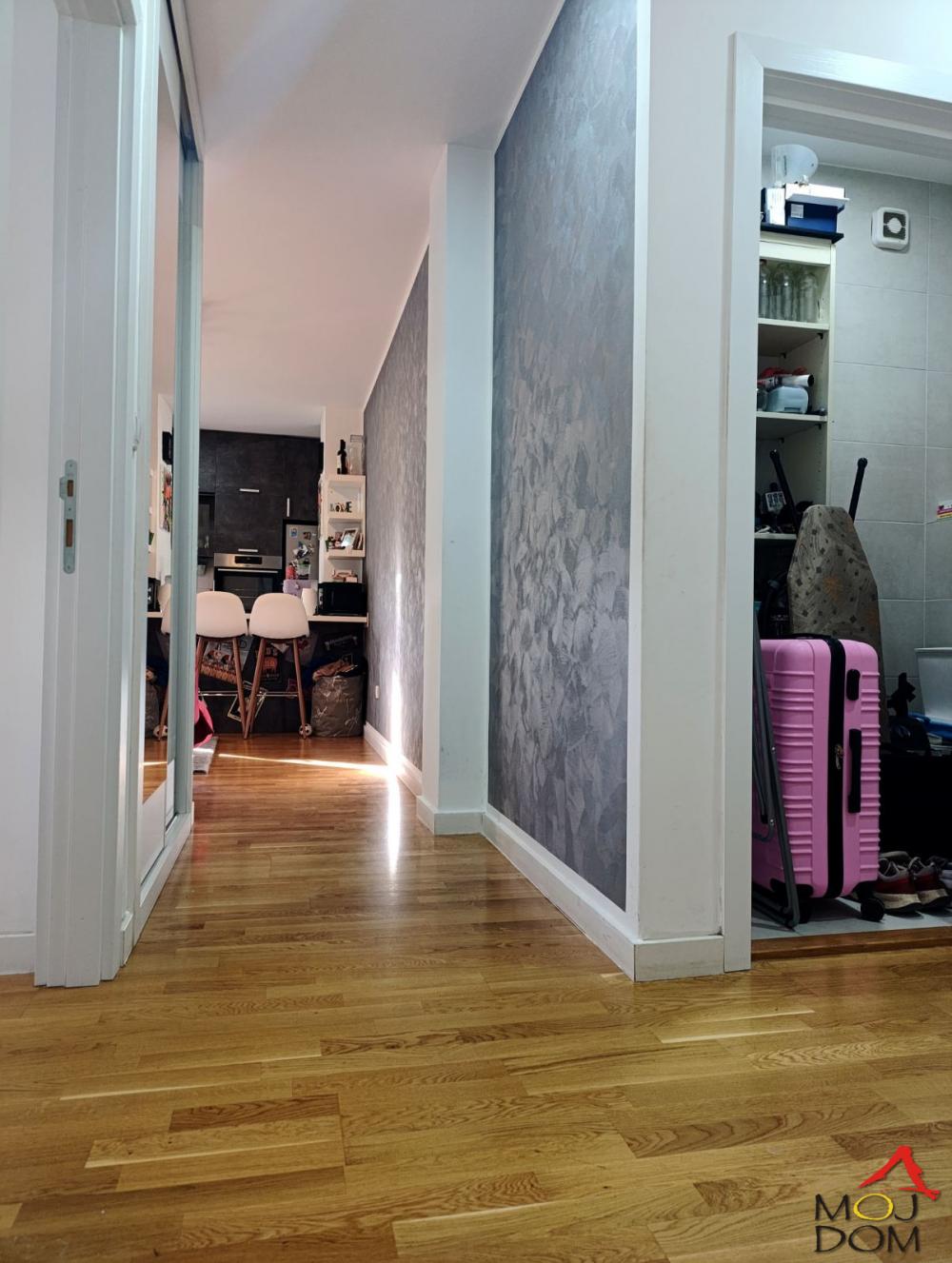 Slika 11 - Stan,NOVI SAD,TELEP,kv: 56, € 180250, ID: 1032714
