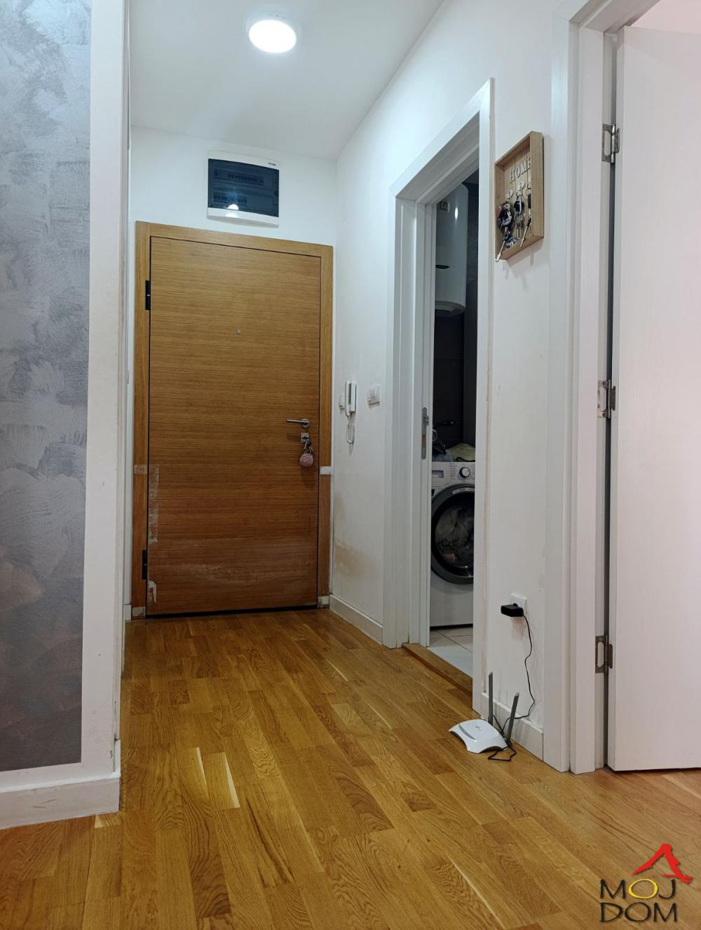 Slika 10 - Stan,NOVI SAD,TELEP,kv: 56, € 180250, ID: 1032714