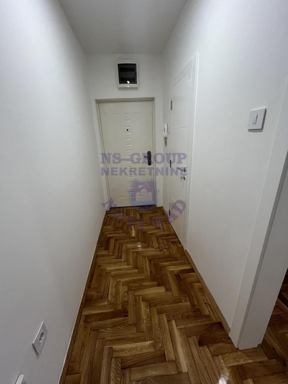 Slika 2 - Trosoban stan na Bulevaru Patrijarha Pavla 