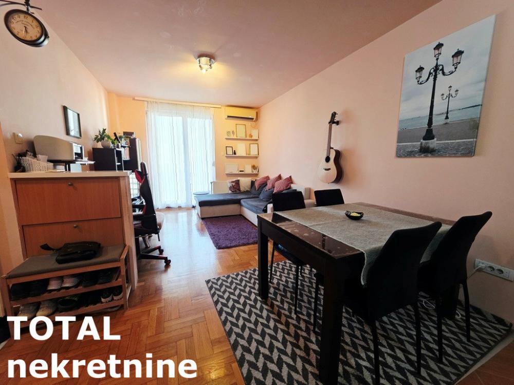 Slika 2 - Stan,NOVI SAD,CENTAR,kv: 40.00, € 130000, ID: 1103058