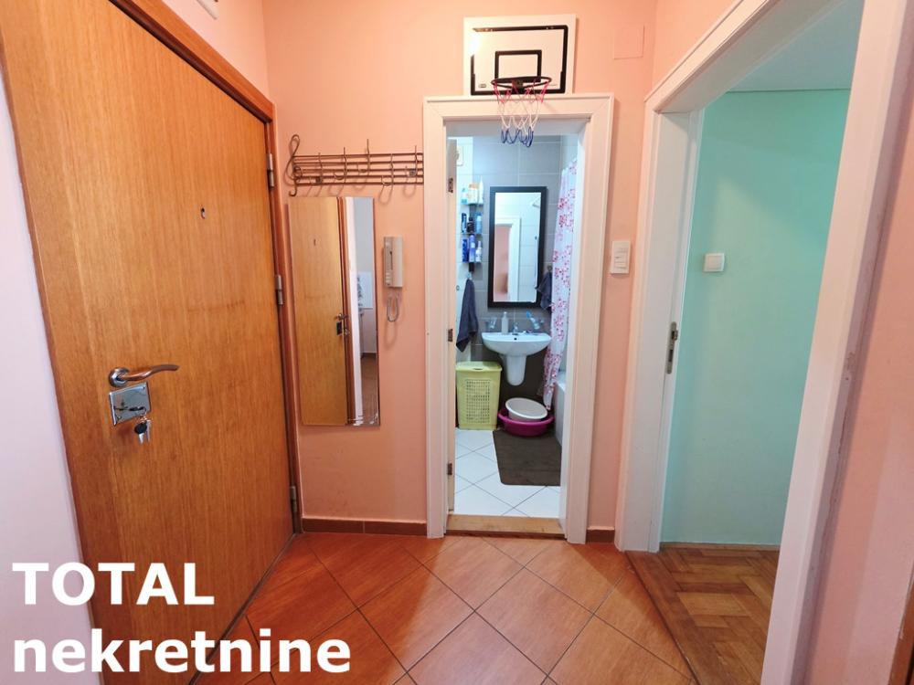 Slika 9 - Stan,NOVI SAD,CENTAR,kv: 40.00, € 130000, ID: 1103058