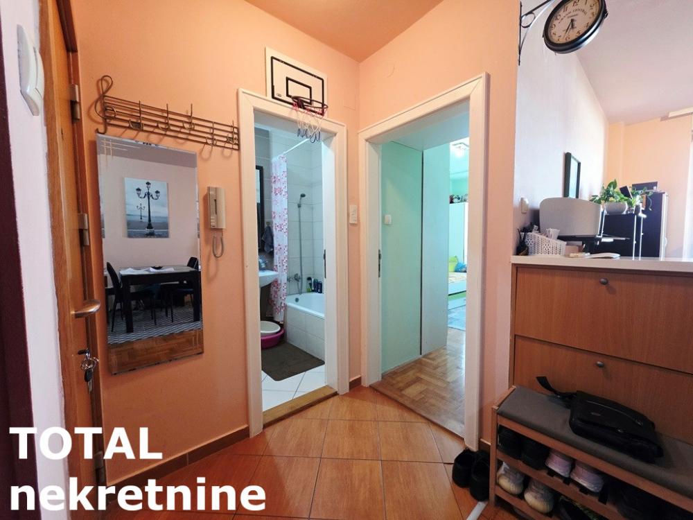 Slika 10 - Stan,NOVI SAD,CENTAR,kv: 40.00, € 130000, ID: 1103058